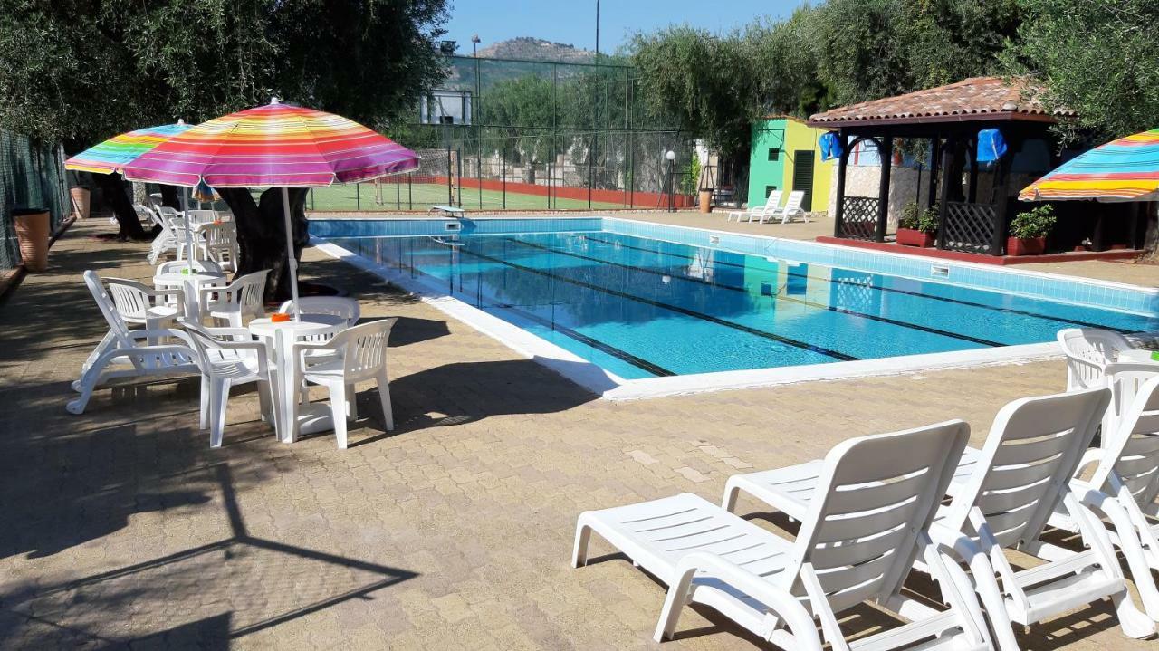 Camping Village Degli Ulivi Mattinata Exteriér fotografie