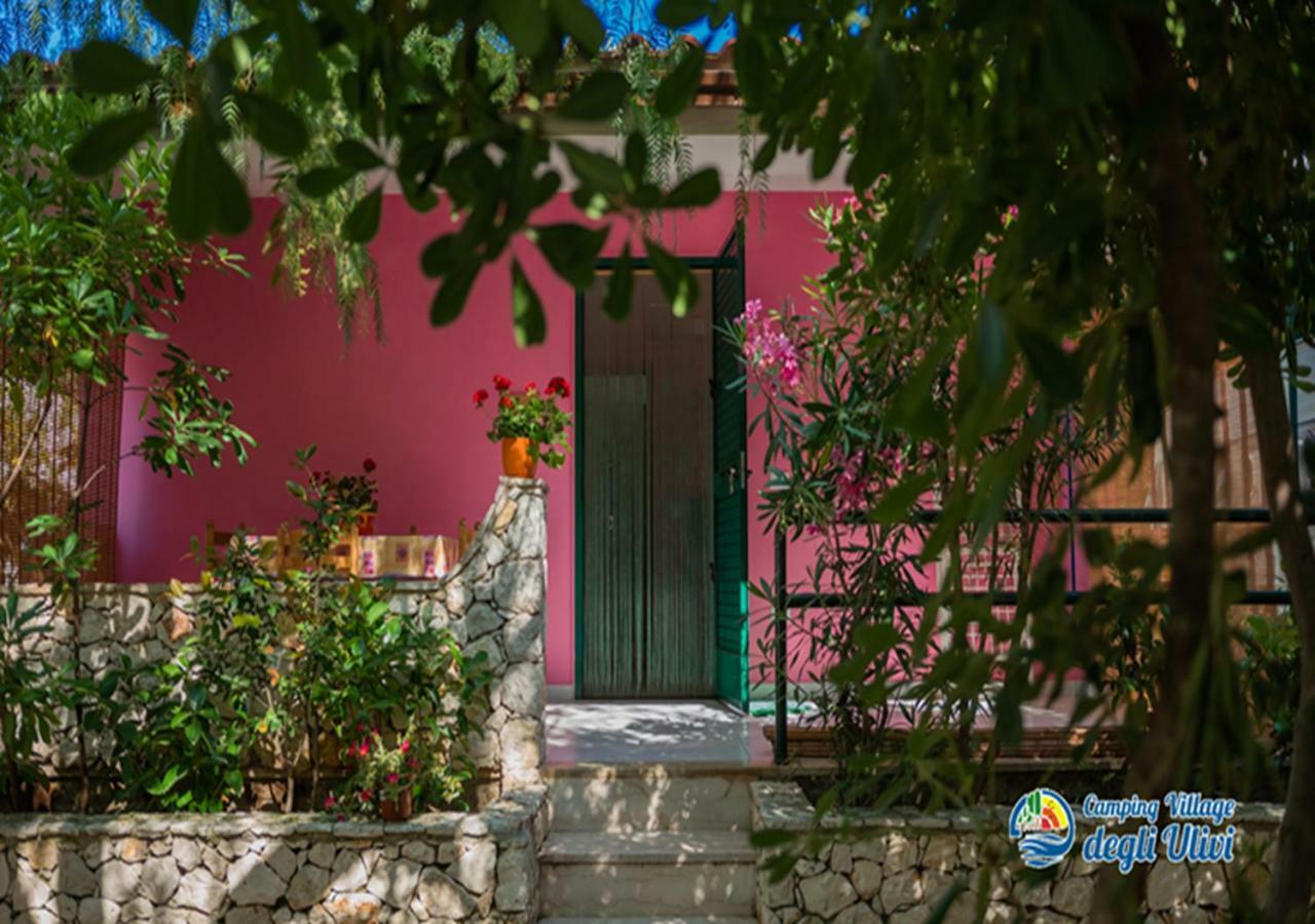 Camping Village Degli Ulivi Mattinata Exteriér fotografie